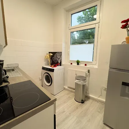 Serviceroom24 - 1 In Wlan - Smart-tv - 24-7 Check-in Und Kueche 아파트